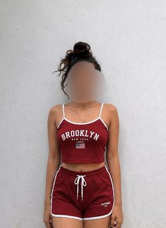 Zoe GFE - puta in Colombo Photo 4 of 5