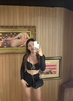 Zoe Goes Both - Acompañantes transexual in Manila Photo 4 of 9