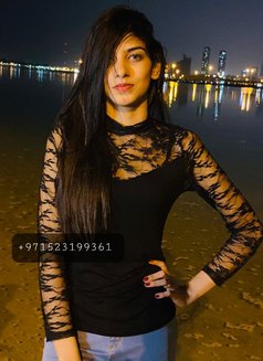 Ayesha Khan - puta in Doha Photo 3 of 3
