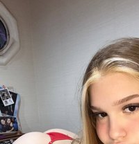 Zoe Morgan - escort in Mumbai