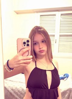 Zoe Morgan - escort in Mumbai Photo 4 of 8
