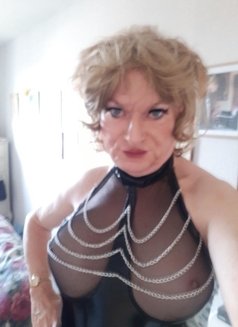 Zoë Sapphire Feelgood - Transsexual escort in Manchester Photo 19 of 19