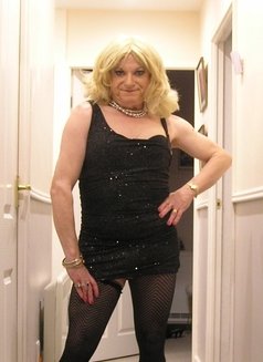 Zoë Sapphire Feelgood - Transsexual escort in Manchester Photo 15 of 18