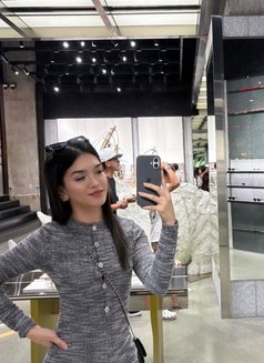 Zoe — Top, Bottom… Always Temptation - Transsexual escort in Manila Photo 4 of 5