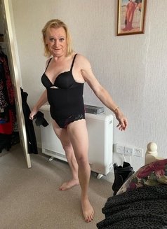 ZoëTS - Transsexual escort in Preston Photo 15 of 16
