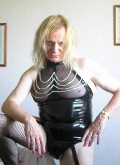 ZoëTS - Transsexual escort in Preston Photo 3 of 16