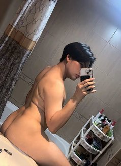 Zoey.Body2Body - Transsexual escort in Ajmān Photo 4 of 8