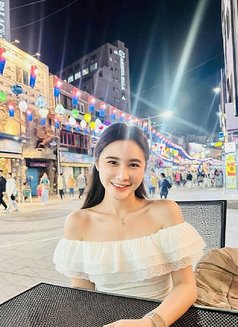 Zoey - masseuse in Bangkok Photo 6 of 6