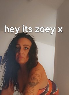 Zoey - puta in London Photo 2 of 8