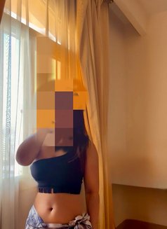 Zoey - escort in Muscat Photo 1 of 9