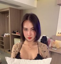 Zoey - Transsexual escort in Abu Dhabi