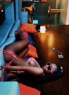 Zoey - escort in Bali Photo 2 of 10