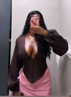 Zoey - puta in Bali Photo 3 of 7