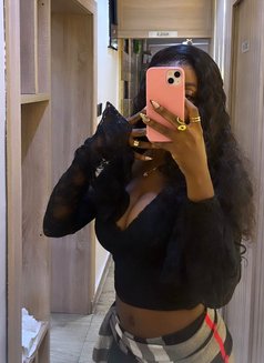 Zoey - puta in Bali Photo 4 of 7