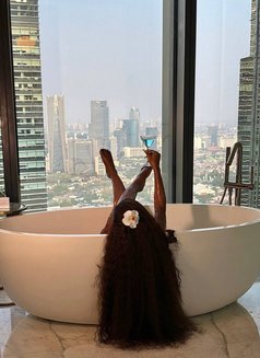 Zoey - escort in Dubai Photo 2 of 4