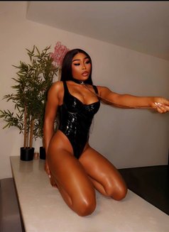 Zoey - escort in Dubai Photo 3 of 4