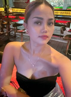 Zoey - escort in Bali Photo 6 of 10