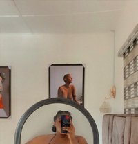 Zoey - escort in Accra