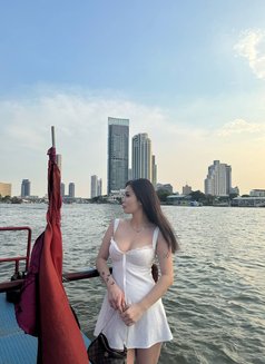 Zoey - escort in Dubai Photo 6 of 16