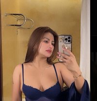 Zoey (back fr dubai) - puta in Mumbai