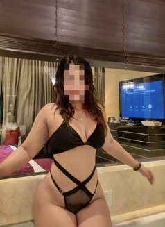 Zoey - escort in Muscat Photo 6 of 9
