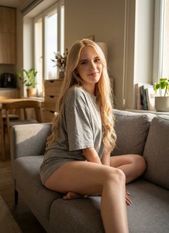 Zoia - puta in Hong Kong Photo 5 of 6