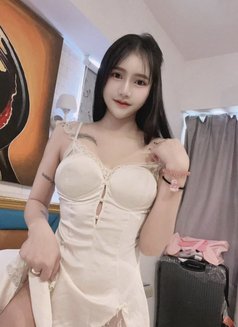 Zomzom - escort in Bangkok Photo 2 of 7