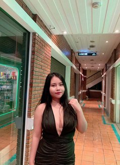 ZOMZOM - Your GF with BIG BOOBS - puta in Bangkok Photo 1 of 4