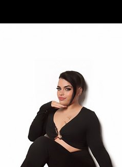 Zona - Acompañantes transexual in Dubai Photo 1 of 6