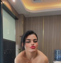 Zona - Transsexual escort in Dubai