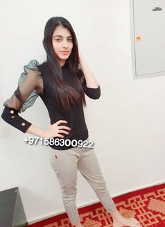 Alia - escort in Dubai Photo 2 of 3