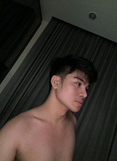 Zoren - Male escort in Bangkok Photo 14 of 18