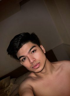 Zoren - Male escort in Bangkok Photo 21 of 22