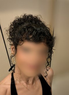 Zoya ~ An Independent Petite Princess ~ - Transsexual escort in Mumbai Photo 2 of 5