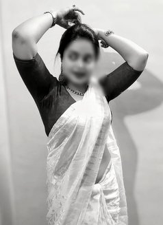 Zoya Available for Cam and Meet - escort in Chennai Photo 1 of 3