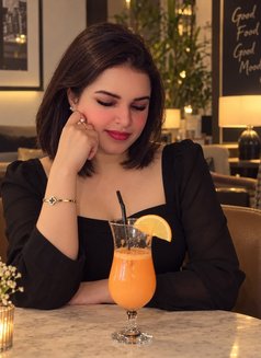 Zoya – Elegant Indian Beauty - puta in Dubai Photo 15 of 17