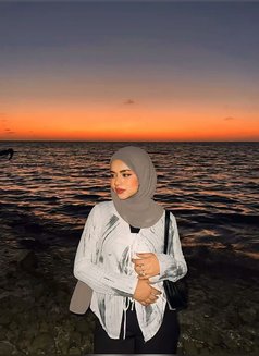 Zoya - escort in Maldives Photo 1 of 3