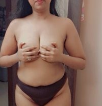 Zoya - adult performer in New Delhi