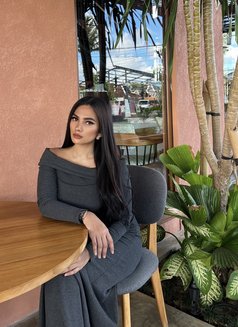 ZOYA HOTTIE IN SEMINYAK - escort in Bali Photo 11 of 12