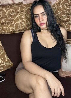 Zoya - escort in Chennai Photo 1 of 3