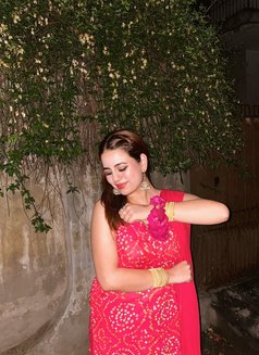 Zoya - escort in Dubai Photo 1 of 6