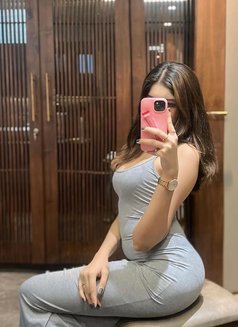 Zoya - escort in Dubai Photo 1 of 5