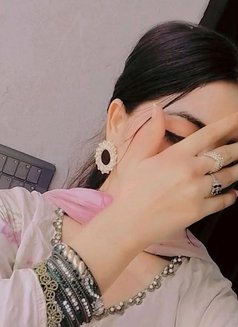 Zoya - escort in Dubai Photo 3 of 5