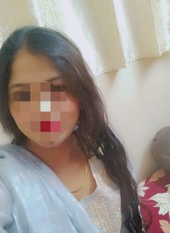 Zoya - puta in Mumbai Photo 2 of 3