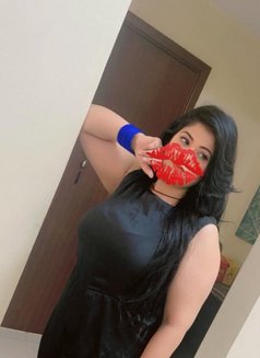Zoya Nawab - puta in Dubai Photo 6 of 10