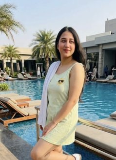 Zoya - escort in Baku Photo 3 of 9