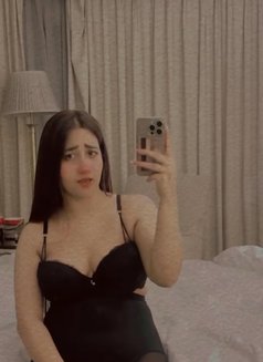 Zoya - escort in Baku Photo 6 of 9