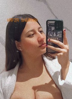 Zoya - escort in Baku Photo 8 of 9