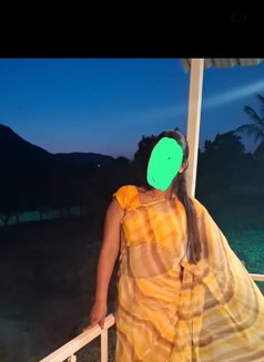 Zoya Shaikh - escort in Pune Photo 1 of 2