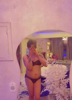 Zoza - Transsexual escort in Cairo Photo 10 of 12